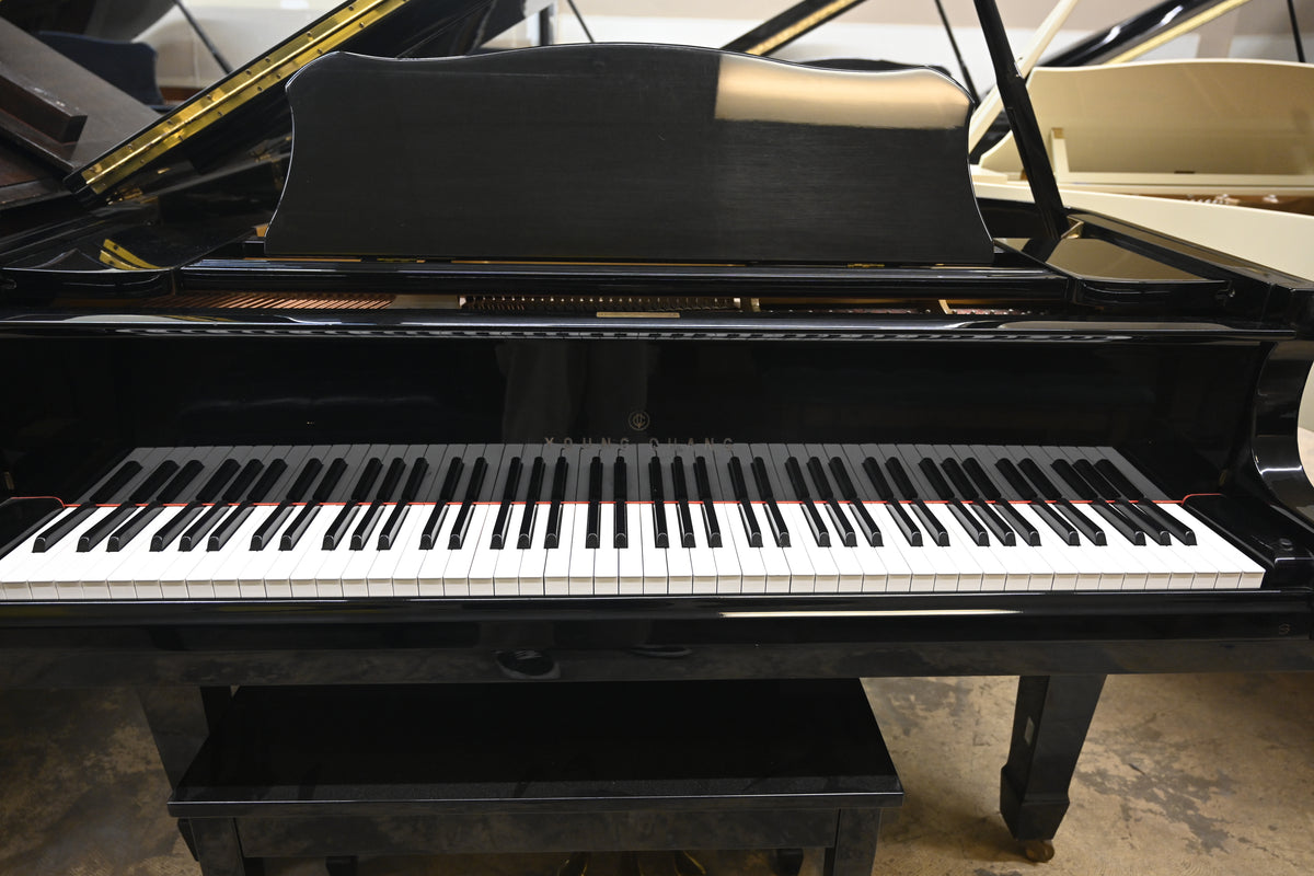 Young Chang G-157 Baby Grand Piano