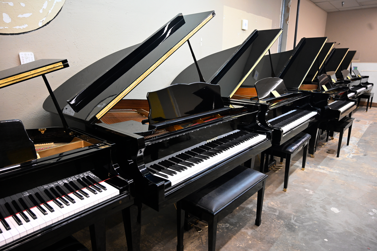 Samick SIG-50 Baby Grand Piano