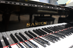 Samick SG-140 Petite Baby Grand Piano