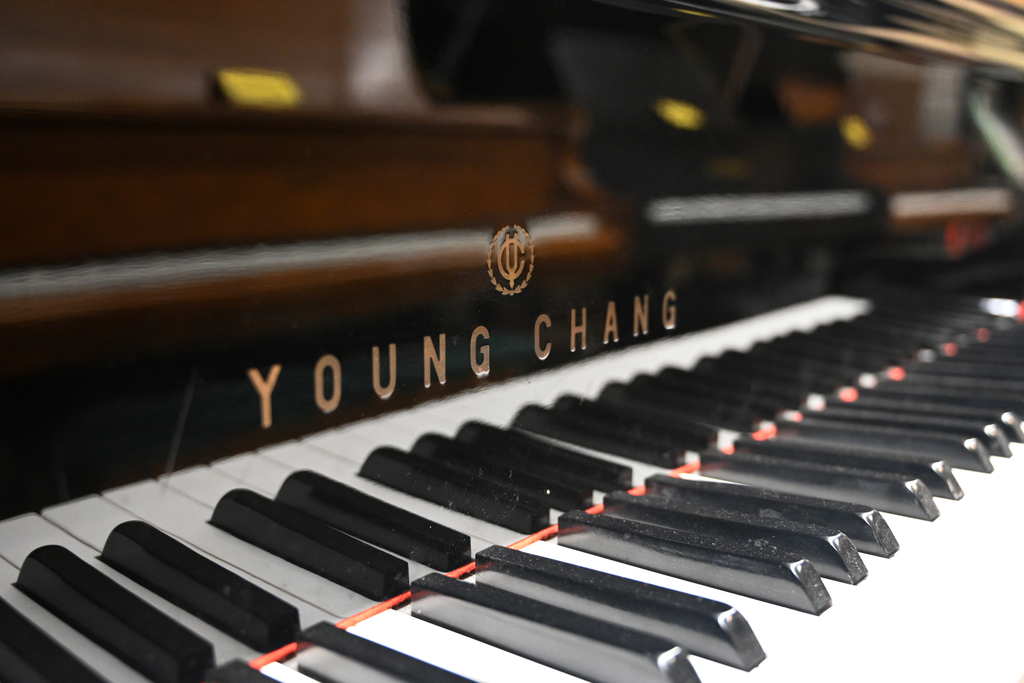 Young Chang G-157 Baby Grand Piano